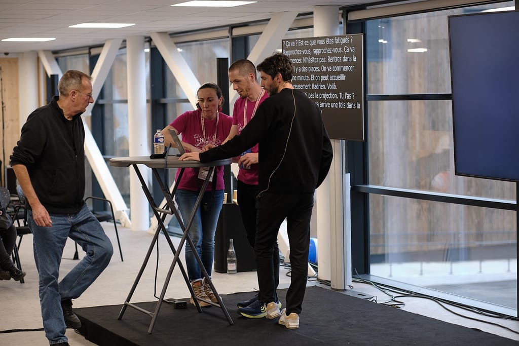 début de conférence hadrien